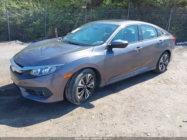 2HGFC1F38HH653211 2017 HONDA CIVIC - Image 2