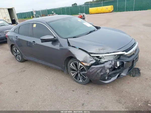 2HGFC1F38JH640576 2018 HONDA CIVIC - Image 1