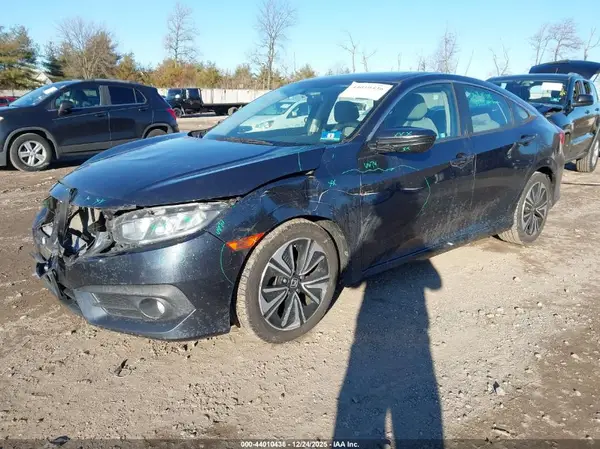2HGFC1F38JH640626 2018 HONDA CIVIC - Image 2