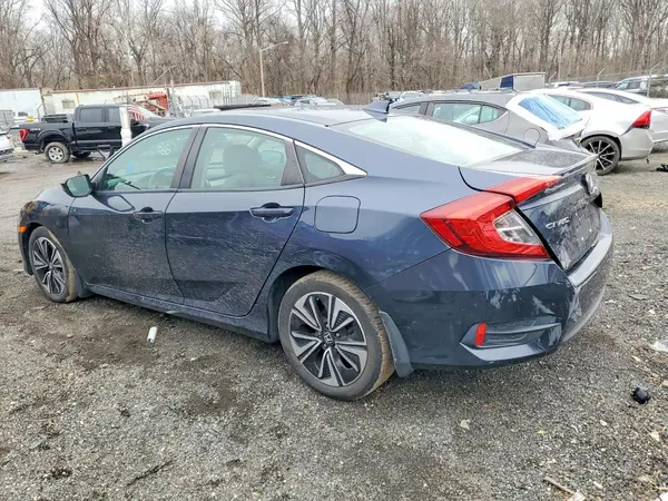2HGFC1F3XJH640627 2018 HONDA CIVIC - Image 2