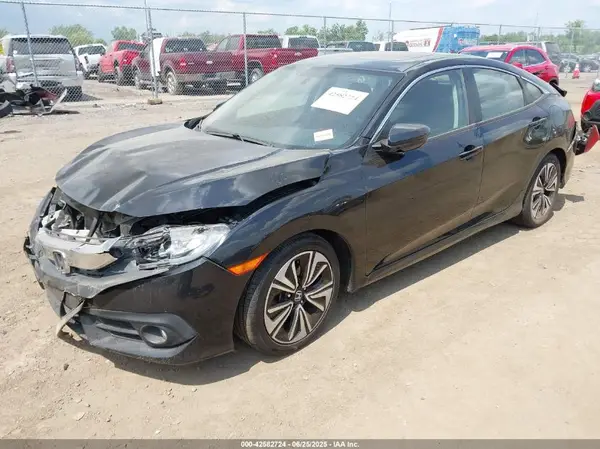 2HGFC1F3XJH644421 2018 HONDA CIVIC - Image 2