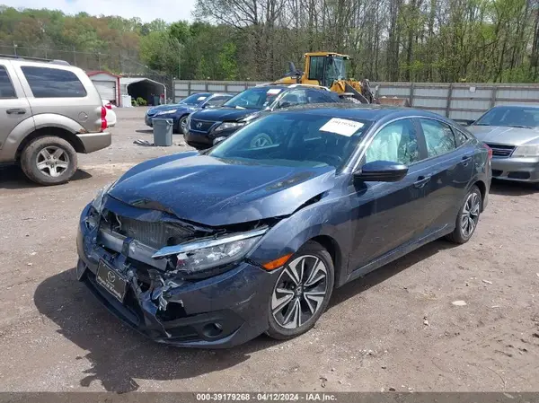 2HGFC1F3XJH646136 2018 HONDA CIVIC - Image 2