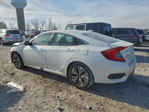 2HGFC1F42HH657554 2017 HONDA CIVIC - Image 2