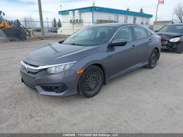2HGFC1F43JH105681 2018 HONDA CIVIC - Image 2