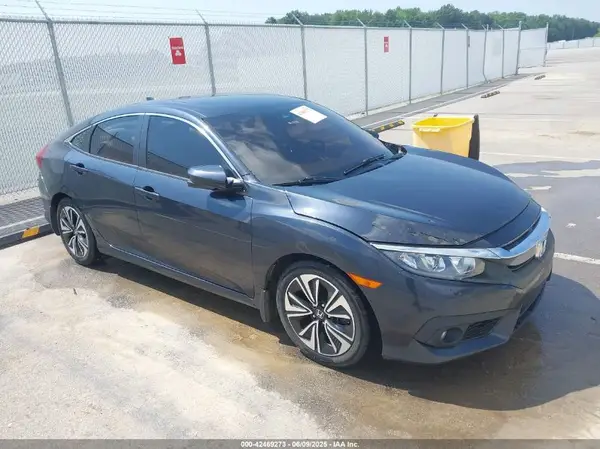 2HGFC1F48HH659163 2017 HONDA CIVIC - Image 1