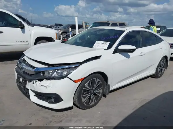 2HGFC1F71JH643399 2018 HONDA CIVIC - Image 2