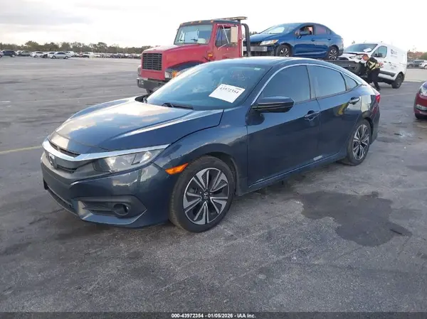 2HGFC1F79JH643084 2018 HONDA CIVIC - Image 2