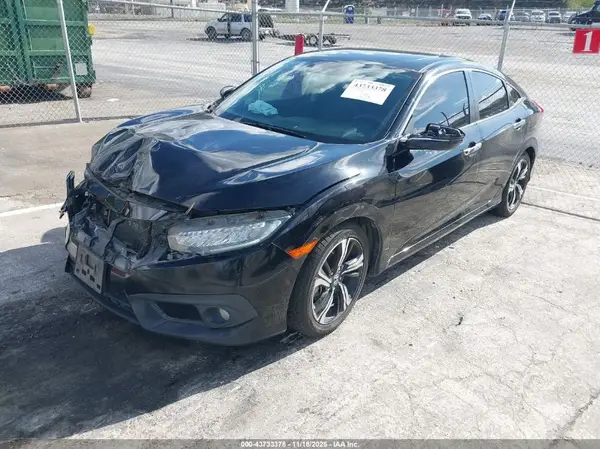 2HGFC1F92HH643066 2017 HONDA CIVIC - Image 2