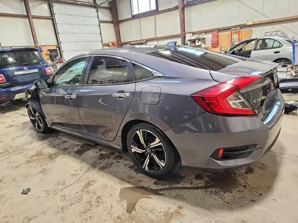 2HGFC1F98HH108582 2017 HONDA CIVIC - Image 2