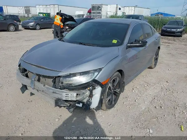 2HGFC1F9XJH102692 2018 HONDA CIVIC - Image 2