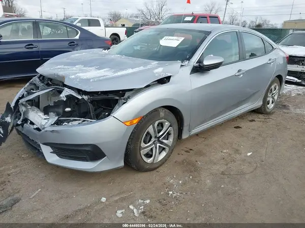 2HGFC2E51JH557824 2018 HONDA CIVIC - Image 2