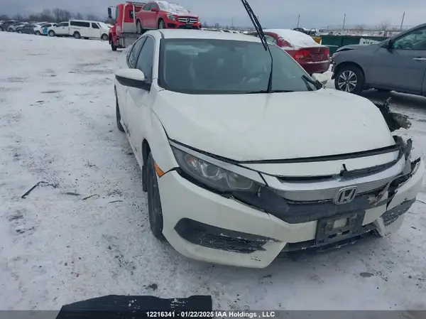 2HGFC2E52JH000792 2018 HONDA CIVIC - Image 1