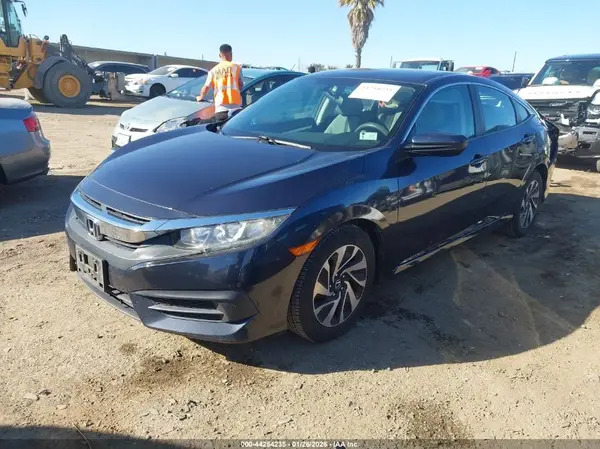 2HGFC2F50JH501128 2018 HONDA CIVIC - Image 2