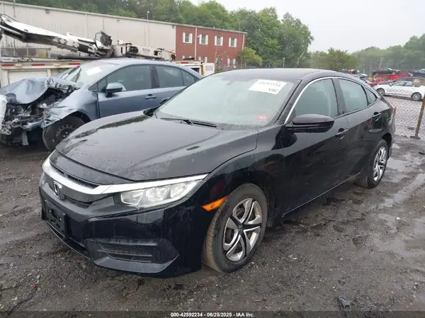 2HGFC2F50JH523940 2018 HONDA CIVIC - Image 2