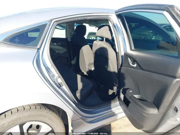 2HGFC2F50JH557554 2018 HONDA CIVIC - Image 8