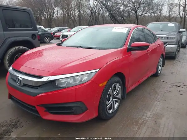2HGFC2F50JH557795 2018 HONDA CIVIC - Image 2