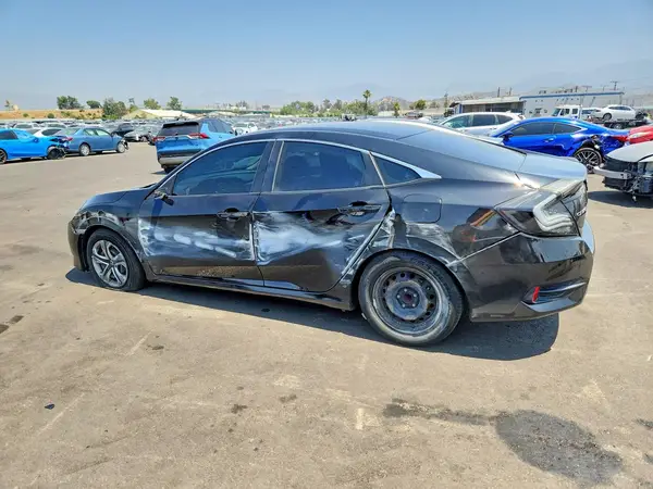 2HGFC2F50JH562754 2018 HONDA CIVIC - Image 2