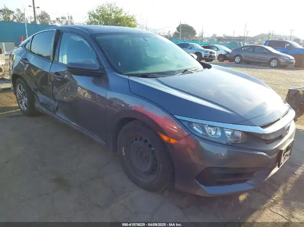 2HGFC2F50JH564441 2018 HONDA CIVIC - Image 1