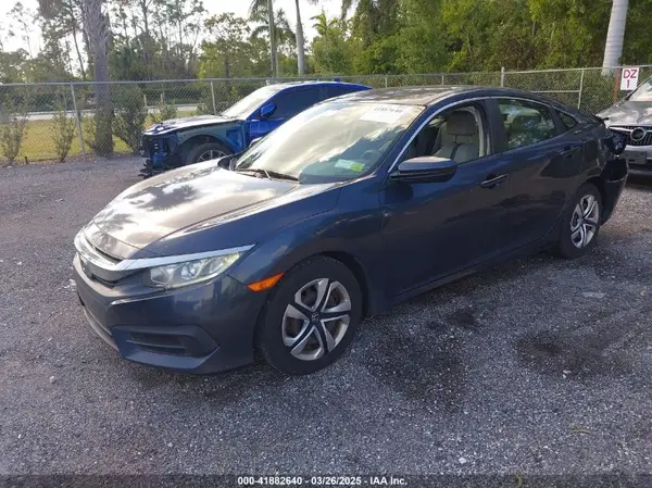 2HGFC2F50JH579635 2018 HONDA CIVIC - Image 2