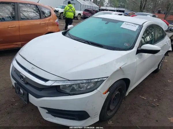 2HGFC2F50JH601777 2018 HONDA CIVIC - Image 2