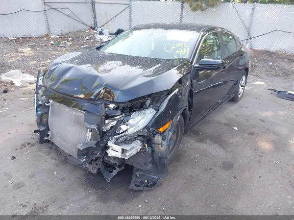 2HGFC2F50JH610477 2018 HONDA CIVIC - Image 2