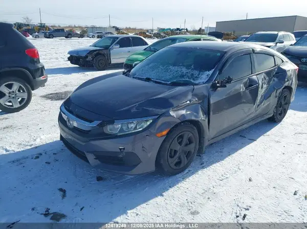 2HGFC2F51JH029943 2018 HONDA CIVIC - Image 2