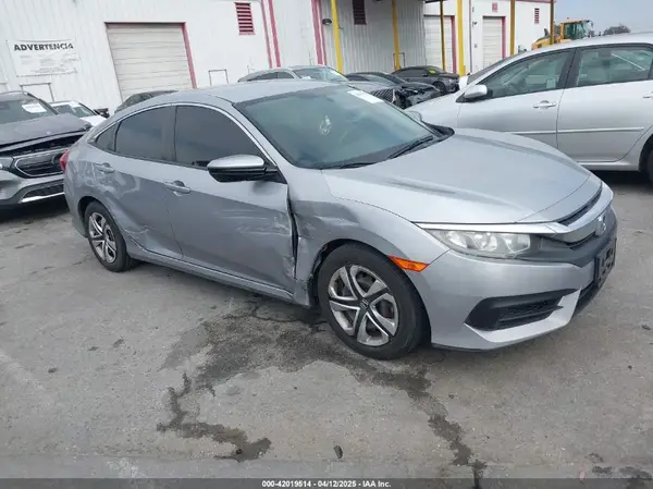 2HGFC2F51JH514065 2018 HONDA CIVIC - Image 1