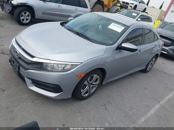 2HGFC2F51JH514065 2018 HONDA CIVIC - Image 2