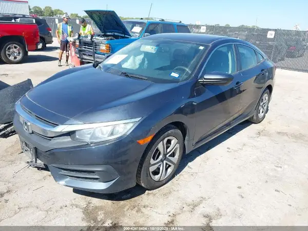 2HGFC2F51JH516589 2018 HONDA CIVIC - Image 2