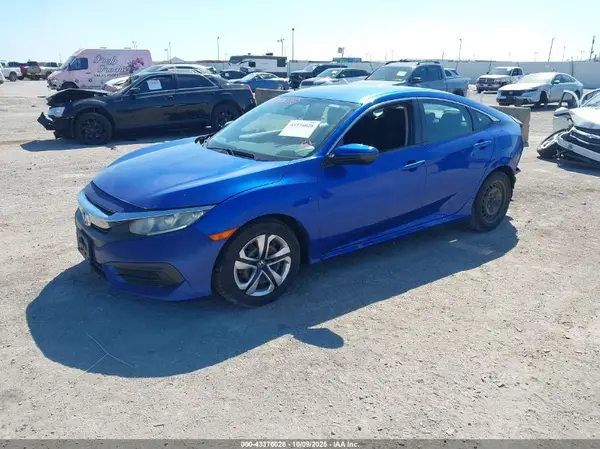 2HGFC2F51JH517418 2018 HONDA CIVIC - Image 2