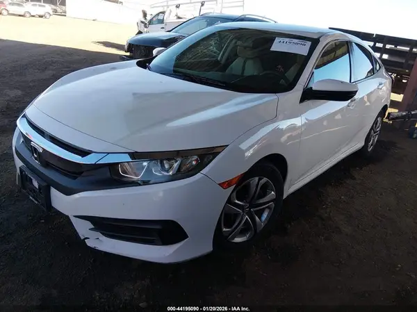2HGFC2F51JH518228 2018 HONDA CIVIC - Image 2