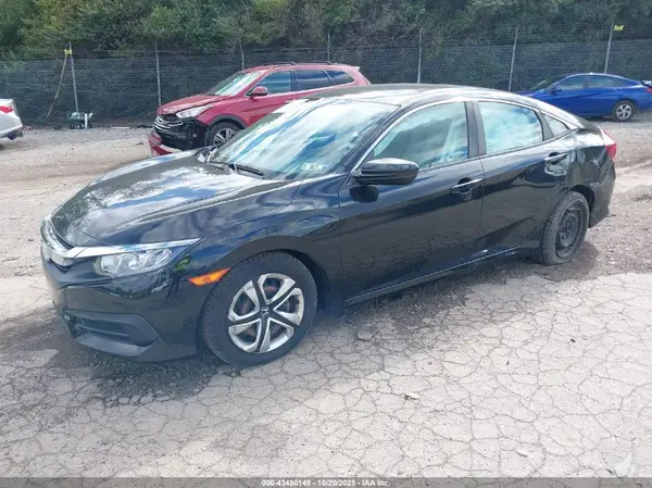2HGFC2F51JH520139 2018 HONDA CIVIC - Image 2