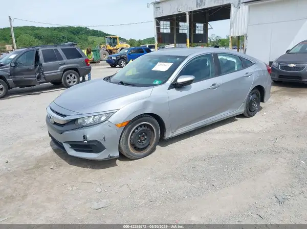 2HGFC2F51JH526278 2018 HONDA CIVIC - Image 2