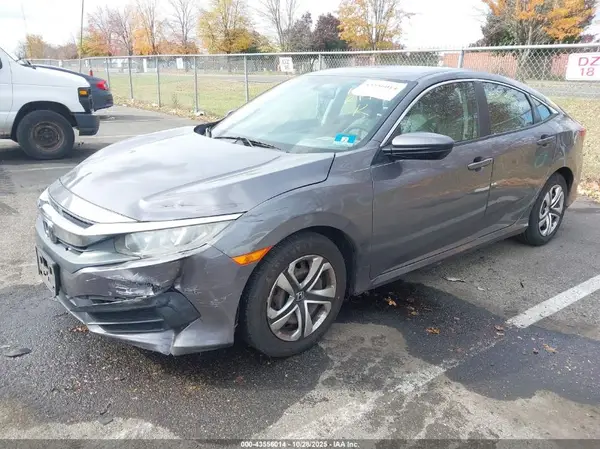 2HGFC2F51JH534526 2018 HONDA CIVIC - Image 2