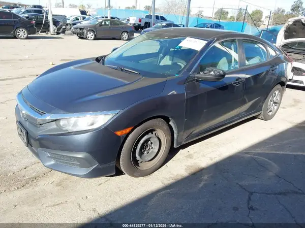2HGFC2F51JH539354 2018 HONDA CIVIC - Image 2