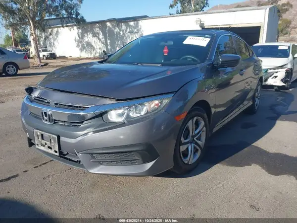 2HGFC2F51JH546725 2018 HONDA CIVIC - Image 2