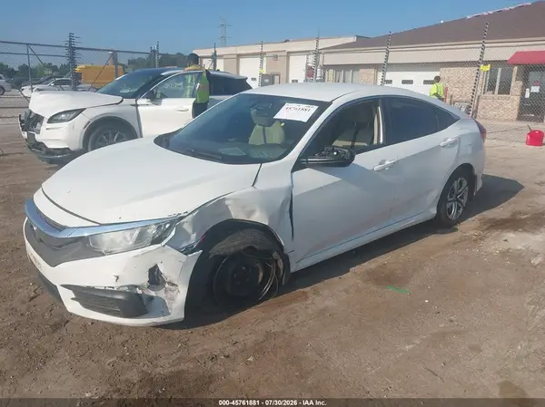 2HGFC2F51JH548880 2018 HONDA CIVIC - Image 2