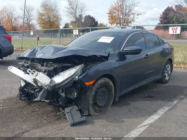 2HGFC2F51JH555120 2018 HONDA CIVIC - Image 2