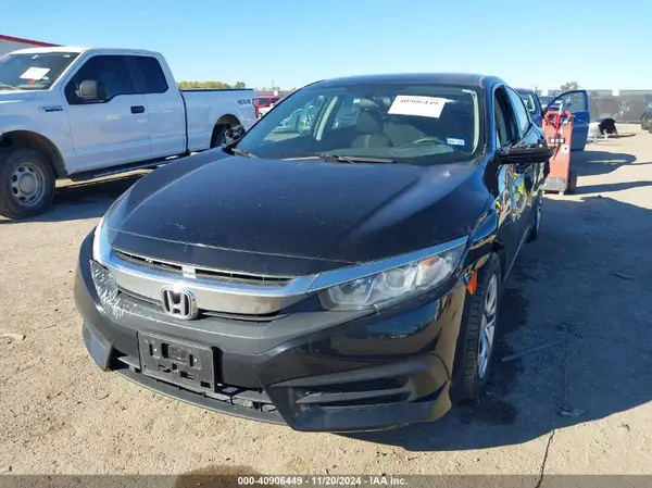 2HGFC2F51JH561371 2018 HONDA CIVIC - Image 2