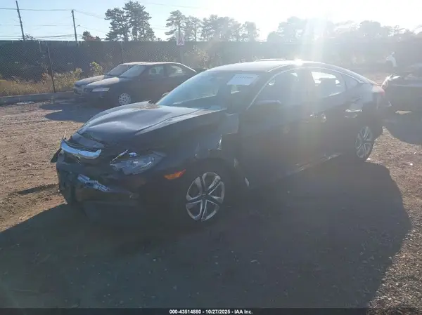 2HGFC2F51JH573827 2018 HONDA CIVIC - Image 2
