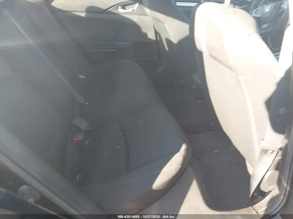 2HGFC2F51JH573827 2018 HONDA CIVIC - Image 8