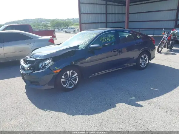 2HGFC2F51JH574167 2018 HONDA CIVIC - Image 2