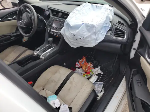 2HGFC2F51JH575593 2018 HONDA CIVIC - Image 8