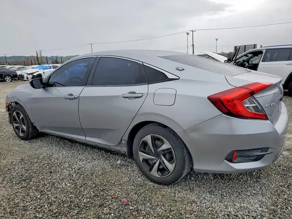 2HGFC2F51JH577988 2018 HONDA CIVIC - Image 2
