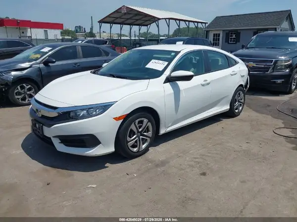 2HGFC2F51JH581622 2018 HONDA CIVIC - Image 2
