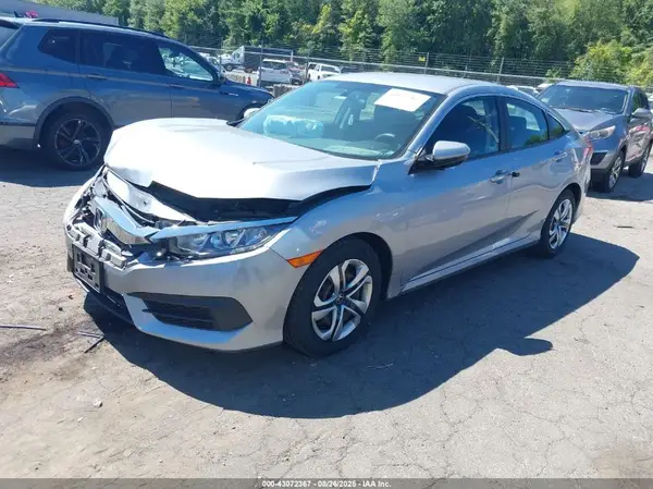 2HGFC2F51JH582530 2018 HONDA CIVIC - Image 2