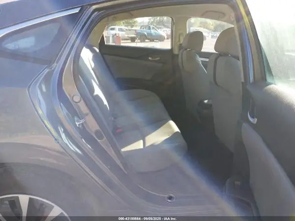 2HGFC2F51JH583743 2018 HONDA CIVIC - Image 8