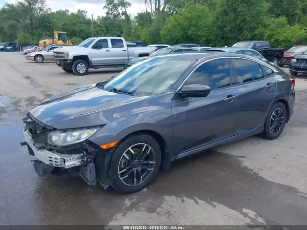 2HGFC2F51JH583788 2018 HONDA CIVIC - Image 2