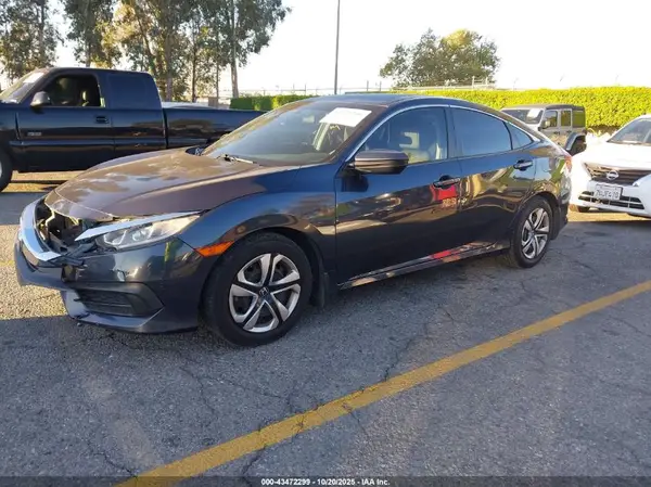 2HGFC2F51JH590367 2018 HONDA CIVIC - Image 2