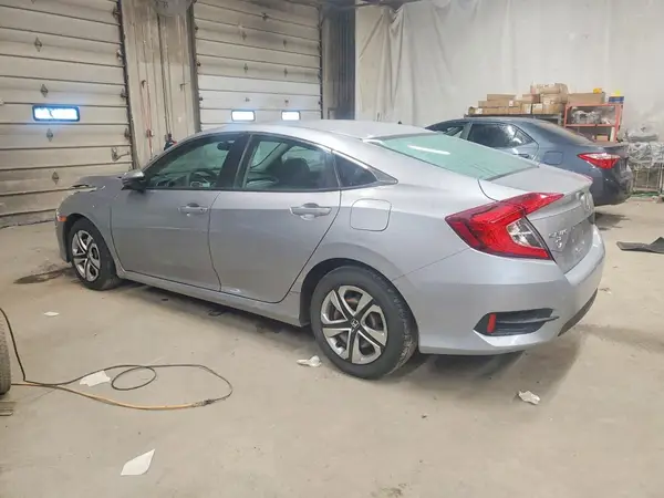 2HGFC2F51JH592300 2018 HONDA CIVIC - Image 2